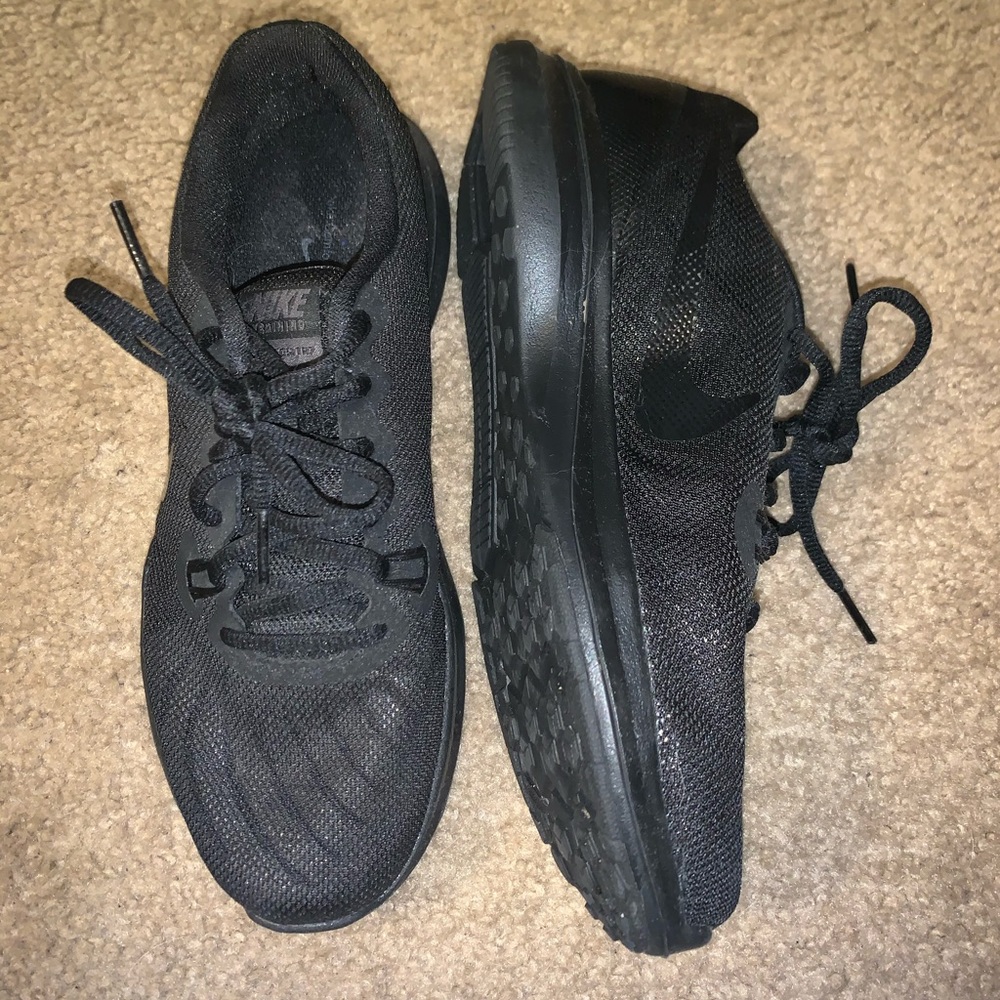 All black nike running shoes